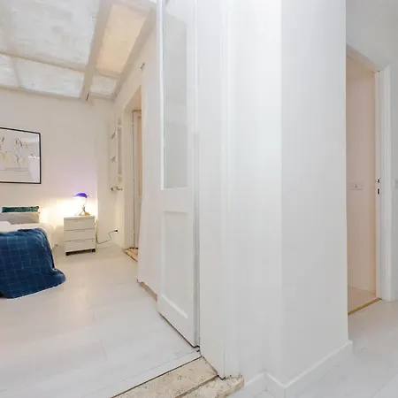 Apartment Monti Spacious 2 Rome